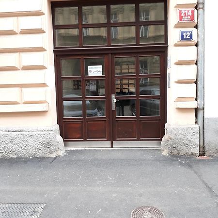 Apartment Za Poricskou Branou Prague Exterior photo